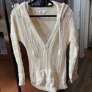 🦅American Eagle Outfitters Cream V-Neck Cable Knit Sweater